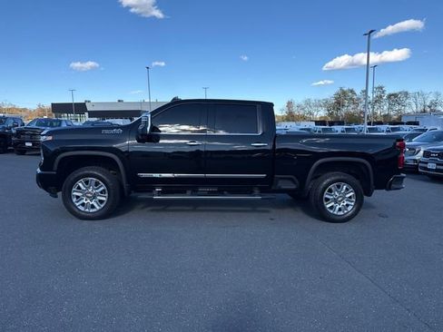 Certified 2024 Chevrolet Silverado 2500 High Country w/ Technology Package image 2