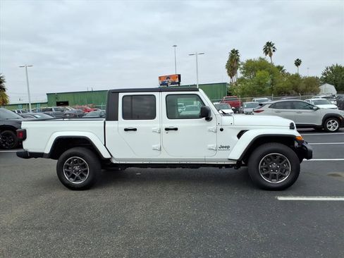 Used 2023 Jeep Gladiator Overland image 6