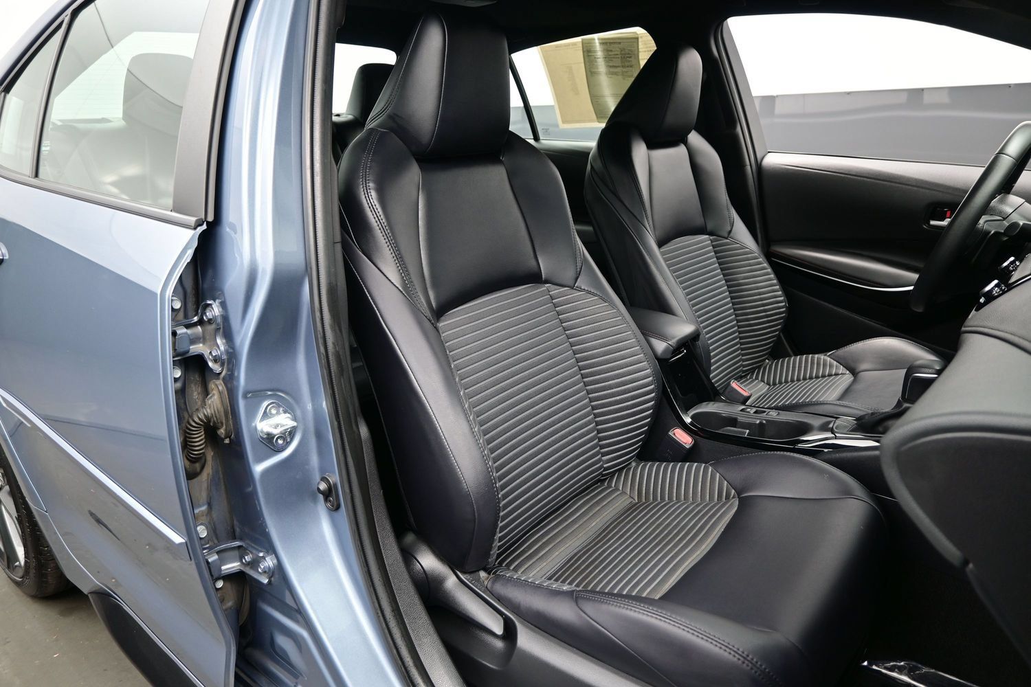 Used 2024 Toyota Corolla XSE FWD image 13