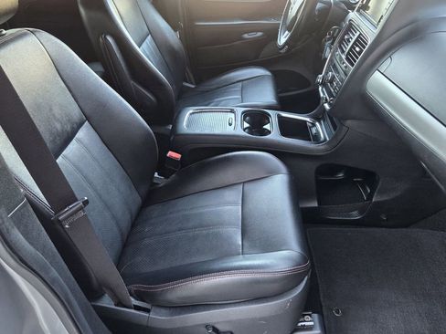 Used 2019 Dodge Grand Caravan GT FWD image 15
