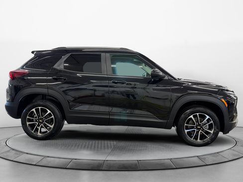 New 2026 Chevrolet TrailBlazer LT w/ Convenience Package image 2