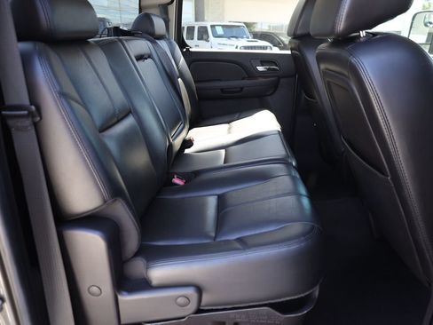 Used 2007 Chevrolet Silverado 2500 LTZ w/ Safety Package AWD/4WD image 17