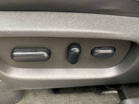 Used 2012 Ford Explorer Limited image 35