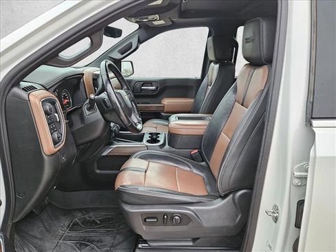 Used 2020 Chevrolet Silverado 1500 High Country w/ Technology Package image 18