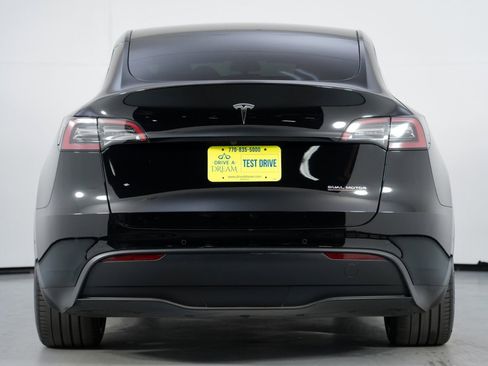 Used 2022 Tesla Model Y Performance image 11