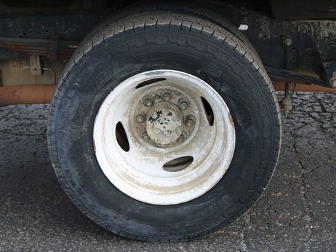 Used 2015 Ford E-350 and Econoline 350 Super Duty image 13