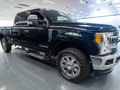 Used 2017 Ford F350 Lariat w/ Chrome Package AWD/4WD image 4