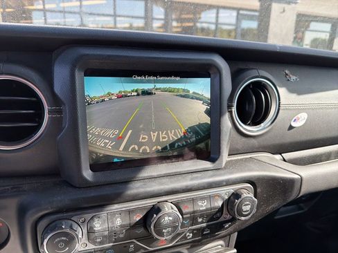 Used 2023 Jeep Wrangler Unlimited Sahara w/ Cold Weather Group AWD/4WD image 20