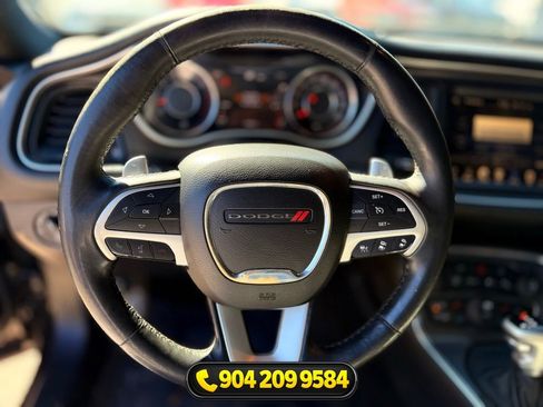 Used 2015 Dodge Challenger R/T Scat Pack w/ Scat Pack Appearance Package RWD image 18