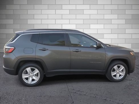 Used 2022 Jeep Compass Latitude image 6
