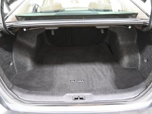 Used 2024 Nissan Altima 2.5 SV w/ SV Premium Package FWD image 19