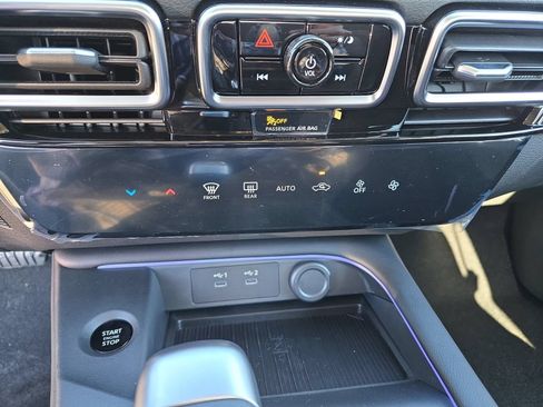 New 2026 Nissan Sentra SR w/ Floor Mat Package FWD image 30