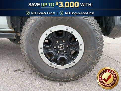 Used 2023 Ford Bronco Badlands w/ Sasquatch Package AWD/4WD image 11
