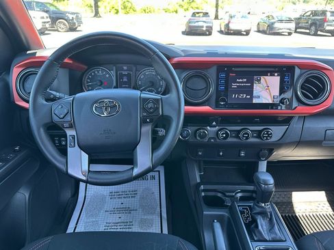 Used 2017 Toyota Tacoma TRD Off-Road w/ Tow Package (A/T) AWD/4WD image 15