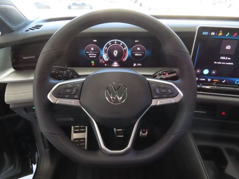 New 2026 Volkswagen Tiguan SE R-Line image 15