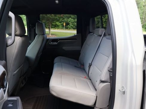 New 2026 GMC Sierra 1500 SLE w/ Preferred Package AWD/4WD image 19