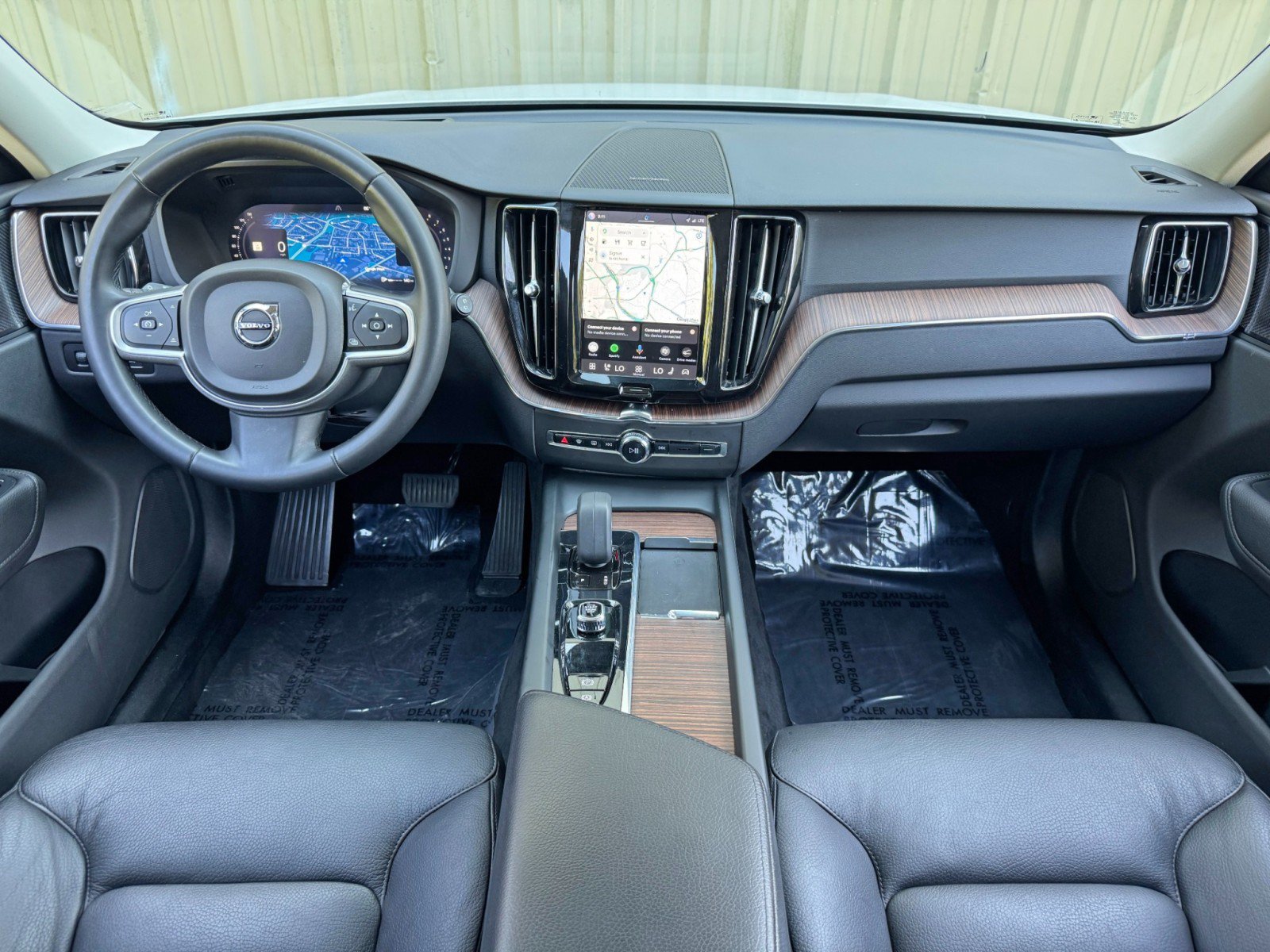 Used 2022 Volvo XC60 B5 Momentum w/ Advanced Package AWD/4WD image 12