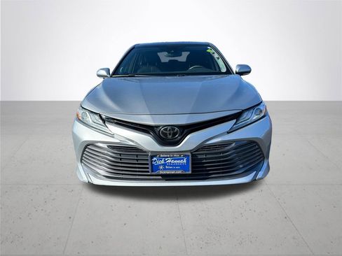 Certified 2019 Toyota Camry XLE w/ Navigation Package image 3
