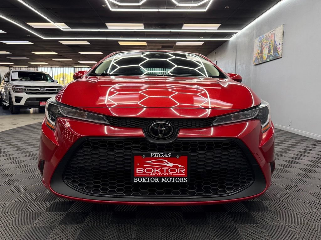Used 2021 Toyota Corolla LE FWD image 3