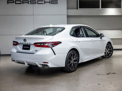 Used 2024 Toyota Camry SE image 8