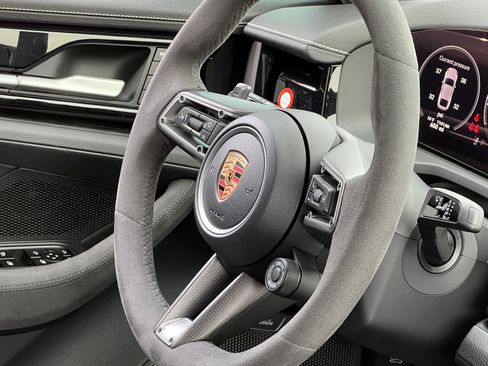 Certified 2026 Porsche Panamera GTS image 42