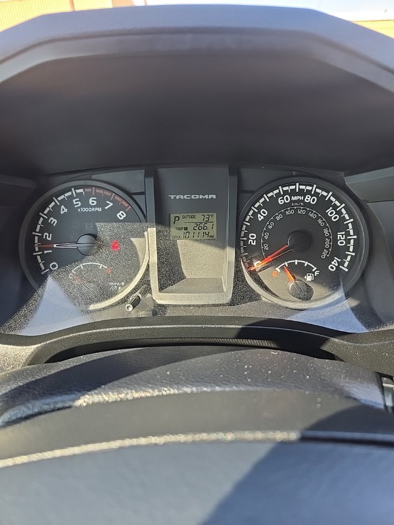 Used 2017 Toyota Tacoma SR w/ SR Convenience Package RWD image 21