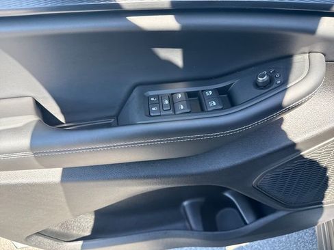 Used 2025 Jeep Grand Cherokee Altitude AWD/4WD image 9