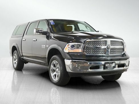 Used 2017 RAM 1500 Laramie w/ Convenience Group AWD/4WD image 7