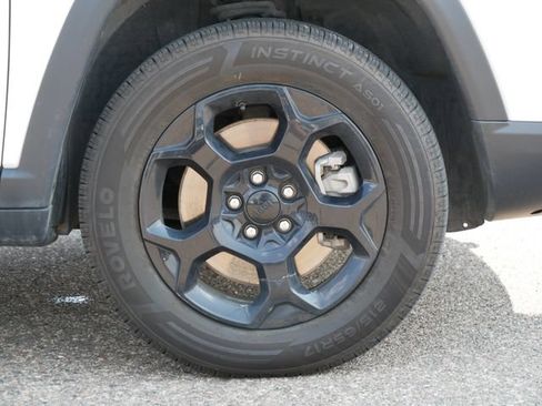 Used 2024 Jeep Compass Trailhawk AWD/4WD image 9