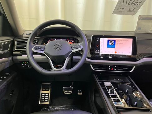 New 2026 Volkswagen Atlas Peak Edition AWD/4WD image 18