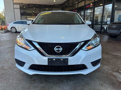 Used 2017 Nissan Sentra SV image 2