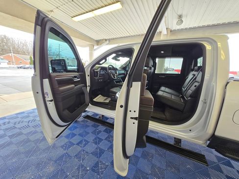 Used 2024 GMC Sierra 3500 Denali w/ Denali Reserve Package image 21