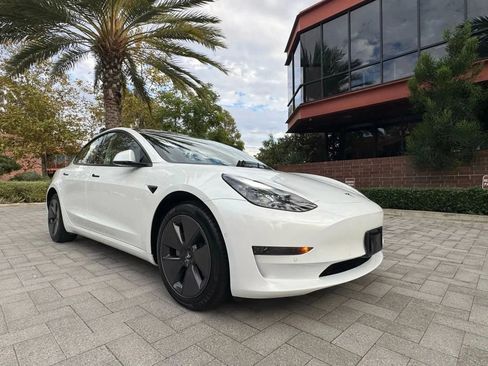 Used 2022 Tesla Model 3 RWD image 3