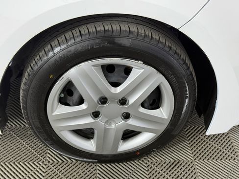 Used 2022 Toyota Corolla LE image 5