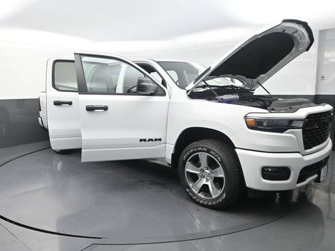 New 2026 RAM 1500 Express AWD/4WD image 29