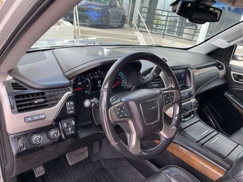 Used 2019 GMC Yukon XL Denali w/ Denali Ultimate Package AWD/4WD image 8
