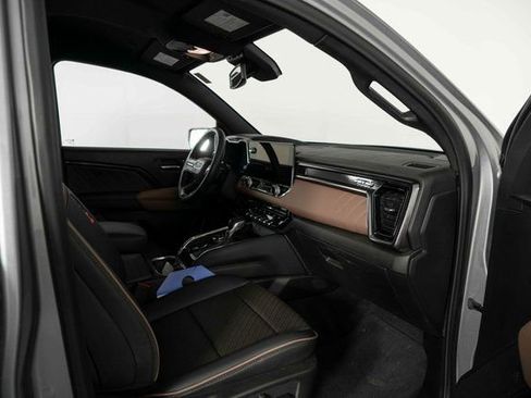 Used 2025 GMC Canyon AT4 w/ Nightfall Edition AWD/4WD image 19