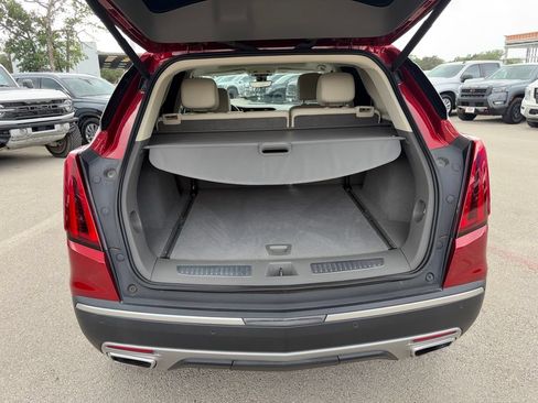 Used 2022 Cadillac XT5 Premium Luxury w/ Technology Package AWD/4WD image 29