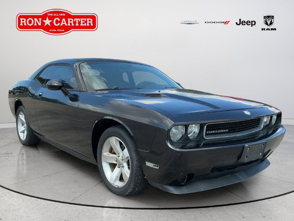 Used 2010 Dodge Challenger SE RWD image 1