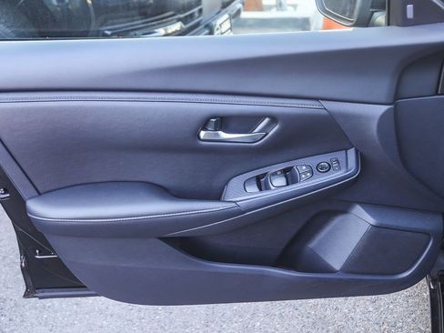 Used 2024 Nissan Sentra SV FWD image 19