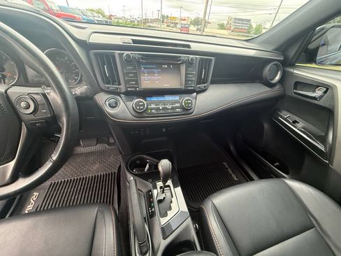 Used 2018 Toyota RAV4 SE w/ Power Extra Value Package AWD/4WD image 15