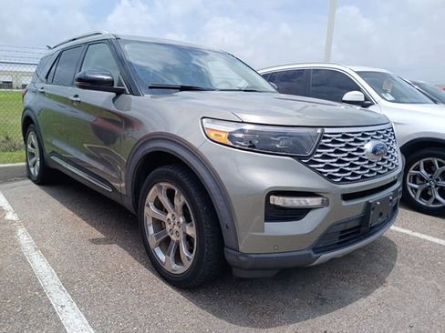 Used 2020 Ford Explorer Platinum w/ Premium Technology Package AWD/4WD image 4