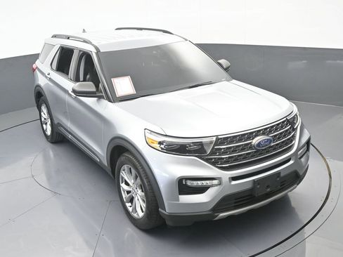 Used 2022 Ford Explorer XLT w/ Equipment Group 202A image 52