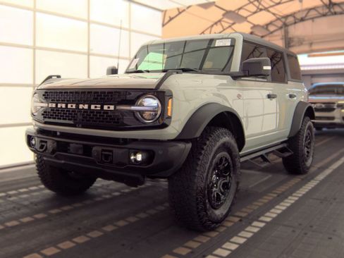 Used 2023 Ford Bronco Wildtrak AWD/4WD image 1