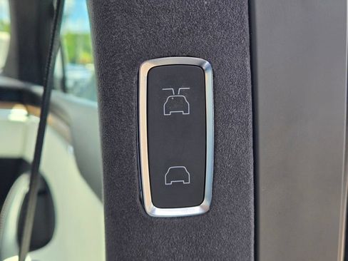 Used 2022 Tesla Model X AWD/4WD image 46
