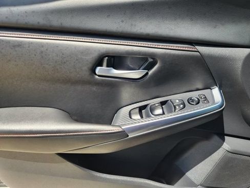 Used 2025 Nissan Sentra SR FWD image 21