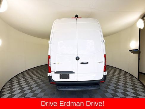 Used 2025 Mercedes-Benz Sprinter 2500 image 18
