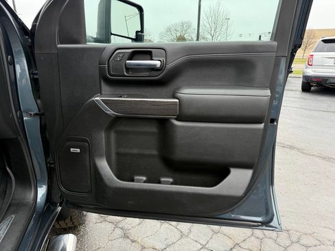 Used 2020 Chevrolet Silverado 2500 LTZ w/ LTZ Premium Package image 27