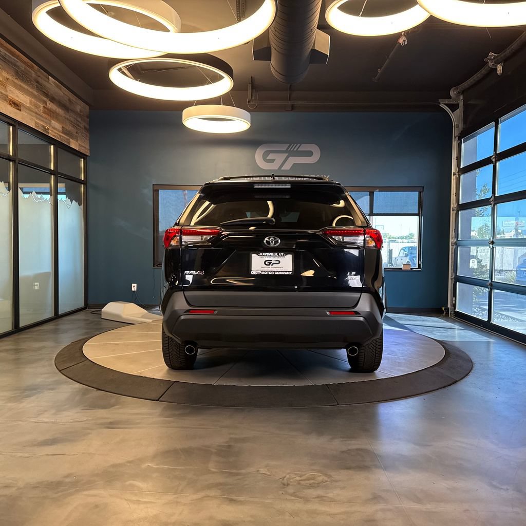 Used 2019 Toyota RAV4 LE w/ All Weather Liner Package AWD/4WD image 4