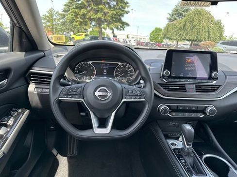 Certified 2023 Nissan Altima 2.5 SV AWD/4WD image 17